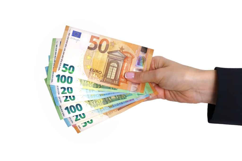 Kako male svakodnevne odluke utječu na vašu financijsku budućnost Kako male svakodnevne odluke utječu na vašu financijsku budućnost